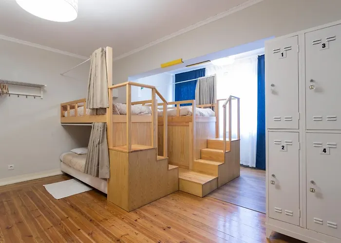 אכסניה Lisboa Central Hostel *