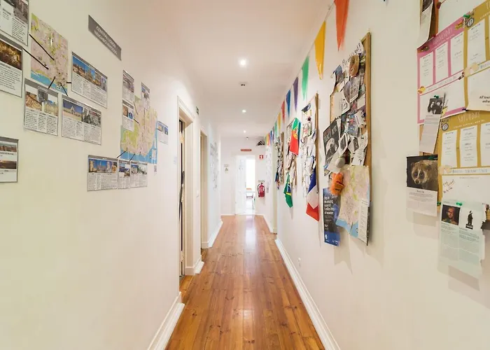 אכסניה Lisboa Central Hostel *