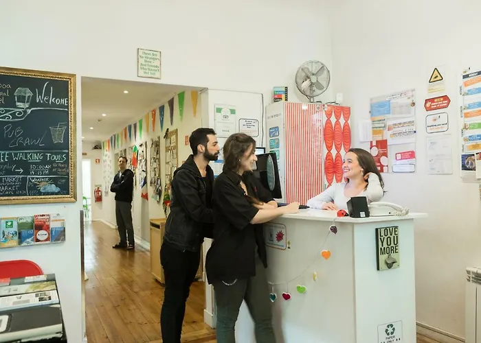 Lisboa Central Hostel אכסניה *