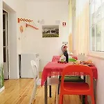 Albergue Lisboa Central Hostel *